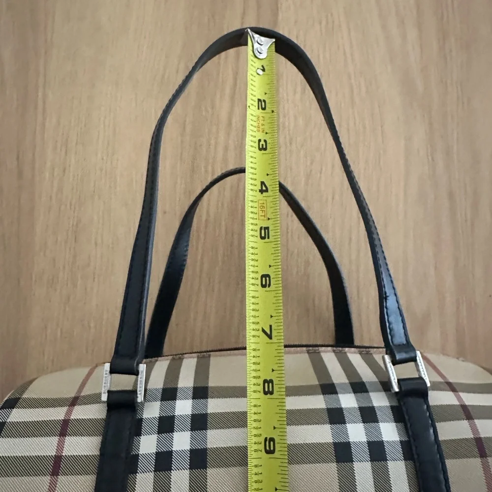 Burberry House Check Barrel bag black with dustbag - Picture 10 of 14